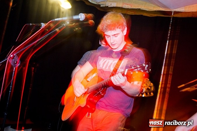 Zdjęcie w galerii na portalu naszraciborz.pl: KleedKamers zagrał na Końcu Świata wiadomości z regionu