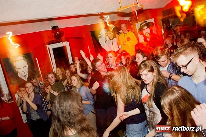 Zdjęcie w galerii na portalu naszraciborz.pl: KleedKamers zagrał na Końcu Świata wiadomości z regionu