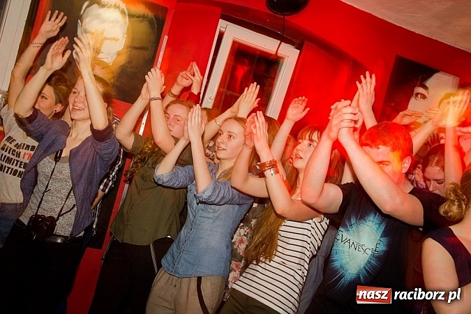 Zdjęcie w galerii na portalu naszraciborz.pl: KleedKamers zagrał na Końcu Świata wiadomości z regionu