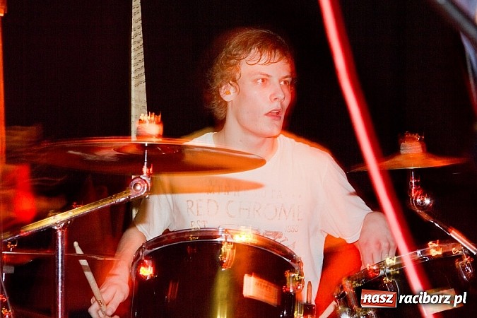 Zdjęcie w galerii na portalu naszraciborz.pl: KleedKamers zagrał na Końcu Świata wiadomości z regionu