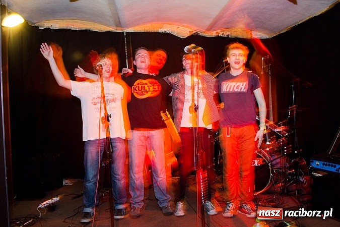 Zdjęcie w galerii na portalu naszraciborz.pl: KleedKamers zagrał na Końcu Świata wiadomości z regionu