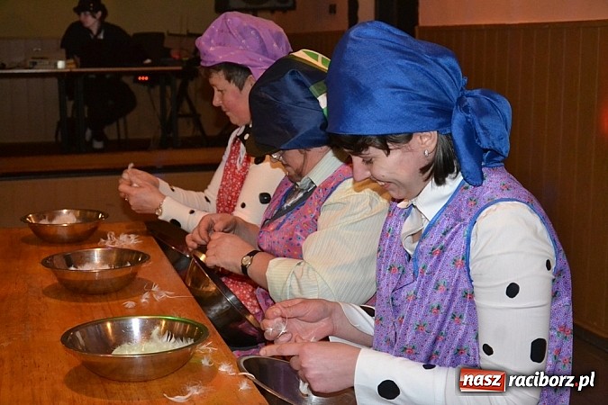 Zdjęcie w galerii na portalu naszraciborz.pl: Gdzie diabeł nie może... Babski Comber w Jankowicach po raz trzeci! wiadomości z regionu