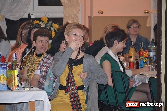 Zdjęcie w galerii na portalu naszraciborz.pl: Gdzie diabeł nie może... Babski Comber w Jankowicach po raz trzeci! wiadomości z regionu