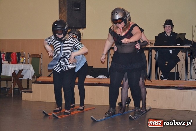 Zdjęcie w galerii na portalu naszraciborz.pl: Gdzie diabeł nie może... Babski Comber w Jankowicach po raz trzeci! wiadomości z regionu