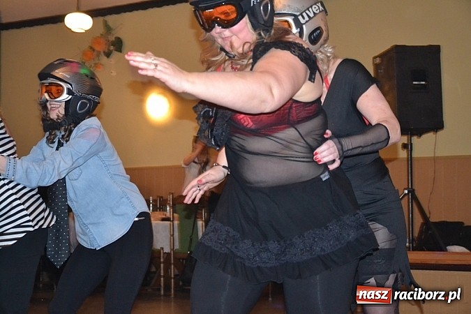 Zdjęcie w galerii na portalu naszraciborz.pl: Gdzie diabeł nie może... Babski Comber w Jankowicach po raz trzeci! wiadomości z regionu