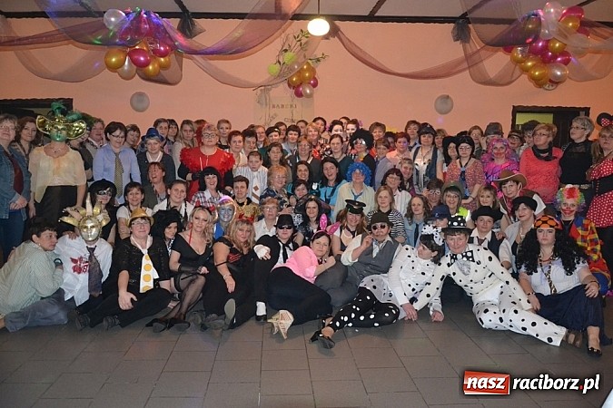 Zdjęcie w galerii na portalu naszraciborz.pl: Gdzie diabeł nie może... Babski Comber w Jankowicach po raz trzeci! wiadomości z regionu