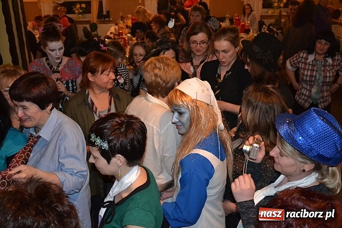 Zdjęcie w galerii na portalu naszraciborz.pl: Gdzie diabeł nie może... Babski Comber w Jankowicach po raz trzeci! wiadomości z regionu