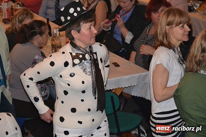 Zdjęcie w galerii na portalu naszraciborz.pl: Gdzie diabeł nie może... Babski Comber w Jankowicach po raz trzeci! wiadomości z regionu
