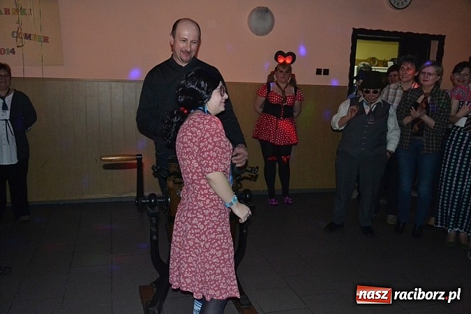 Zdjęcie w galerii na portalu naszraciborz.pl: Gdzie diabeł nie może... Babski Comber w Jankowicach po raz trzeci! wiadomości z regionu