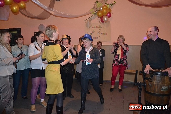 Zdjęcie w galerii na portalu naszraciborz.pl: Gdzie diabeł nie może... Babski Comber w Jankowicach po raz trzeci! wiadomości z regionu