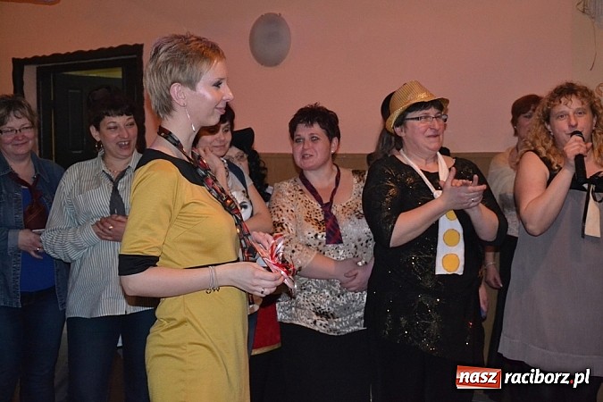 Zdjęcie w galerii na portalu naszraciborz.pl: Gdzie diabeł nie może... Babski Comber w Jankowicach po raz trzeci! wiadomości z regionu