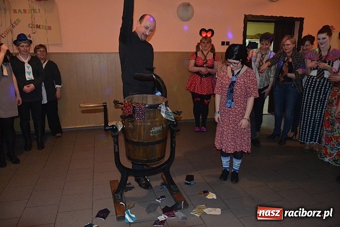 Zdjęcie w galerii na portalu naszraciborz.pl: Gdzie diabeł nie może... Babski Comber w Jankowicach po raz trzeci! wiadomości z regionu