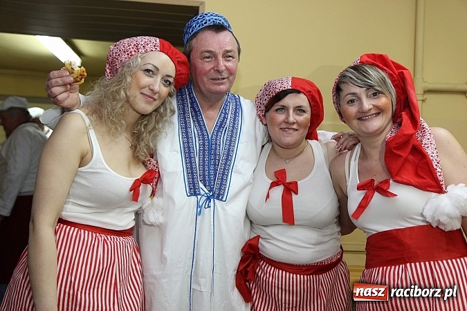 Zdjęcie w galerii na portalu naszraciborz.pl: Ostatki 2014: Szalona zabawa na balu przebierańców w Samborowicach wiadomości z regionu