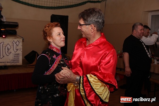 Zdjęcie w galerii na portalu naszraciborz.pl: Ostatki 2014: Szalona zabawa na balu przebierańców w Samborowicach wiadomości z regionu