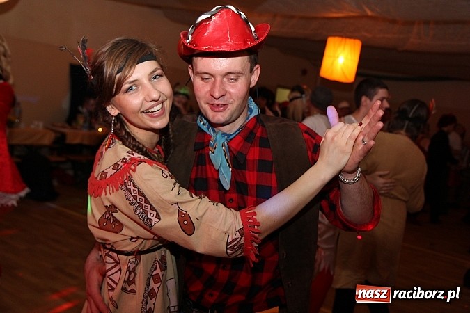 Zdjęcie w galerii na portalu naszraciborz.pl: Ostatki 2014: Szalona zabawa na balu przebierańców w Samborowicach wiadomości z regionu