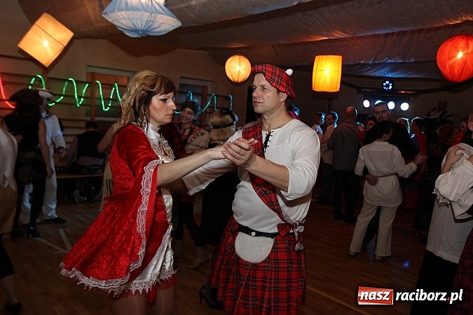 Zdjęcie w galerii na portalu naszraciborz.pl: Ostatki 2014: Szalona zabawa na balu przebierańców w Samborowicach wiadomości z regionu