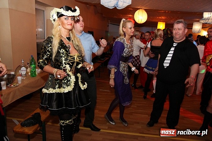 Zdjęcie w galerii na portalu naszraciborz.pl: Ostatki 2014: Szalona zabawa na balu przebierańców w Samborowicach wiadomości z regionu