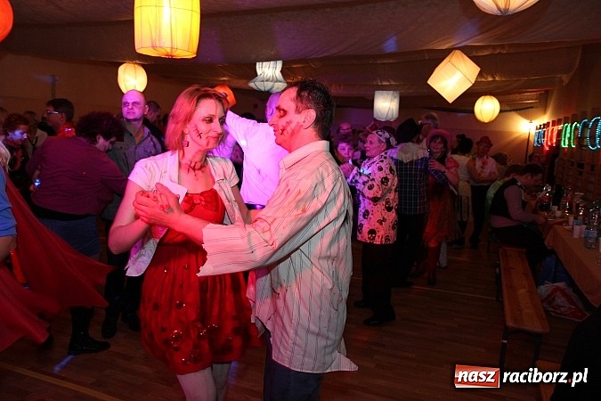 Zdjęcie w galerii na portalu naszraciborz.pl: Ostatki 2014: Szalona zabawa na balu przebierańców w Samborowicach wiadomości z regionu