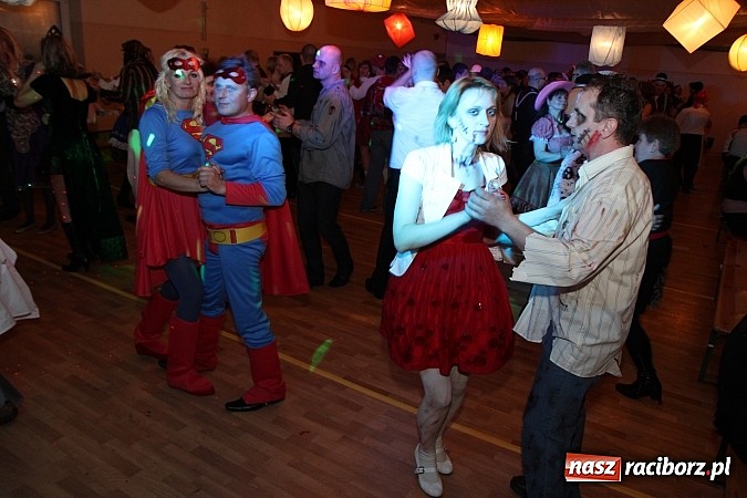 Zdjęcie w galerii na portalu naszraciborz.pl: Ostatki 2014: Szalona zabawa na balu przebierańców w Samborowicach wiadomości z regionu