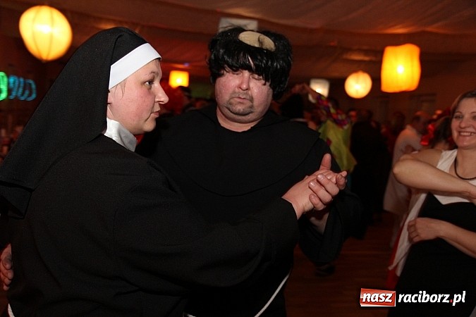 Zdjęcie w galerii na portalu naszraciborz.pl: Ostatki 2014: Szalona zabawa na balu przebierańców w Samborowicach wiadomości z regionu