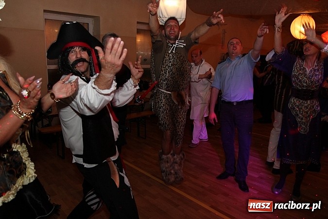 Zdjęcie w galerii na portalu naszraciborz.pl: Ostatki 2014: Szalona zabawa na balu przebierańców w Samborowicach wiadomości z regionu
