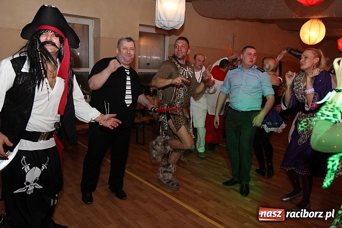 Zdjęcie w galerii na portalu naszraciborz.pl: Ostatki 2014: Szalona zabawa na balu przebierańców w Samborowicach wiadomości z regionu