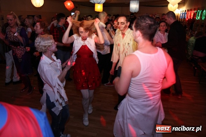 Zdjęcie w galerii na portalu naszraciborz.pl: Ostatki 2014: Szalona zabawa na balu przebierańców w Samborowicach wiadomości z regionu
