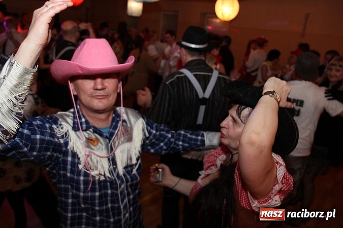 Zdjęcie w galerii na portalu naszraciborz.pl: Ostatki 2014: Szalona zabawa na balu przebierańców w Samborowicach wiadomości z regionu