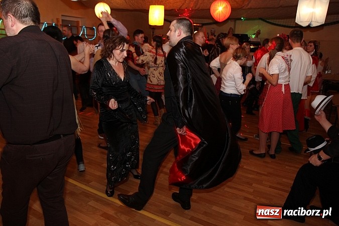 Zdjęcie w galerii na portalu naszraciborz.pl: Ostatki 2014: Szalona zabawa na balu przebierańców w Samborowicach wiadomości z regionu