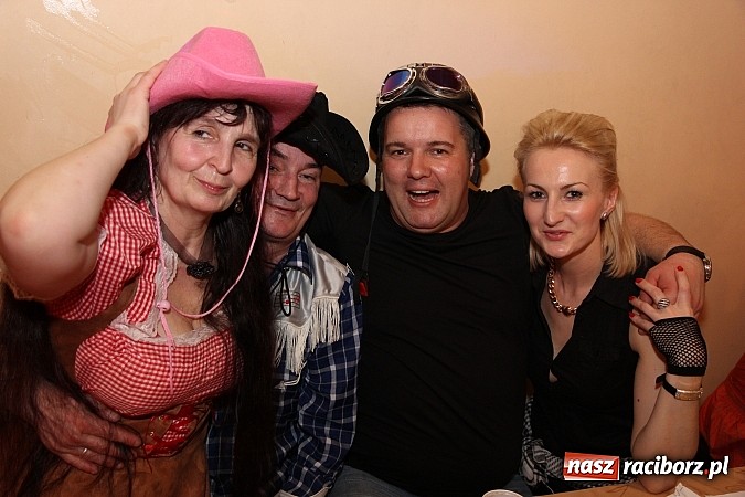 Zdjęcie w galerii na portalu naszraciborz.pl: Ostatki 2014: Szalona zabawa na balu przebierańców w Samborowicach wiadomości z regionu