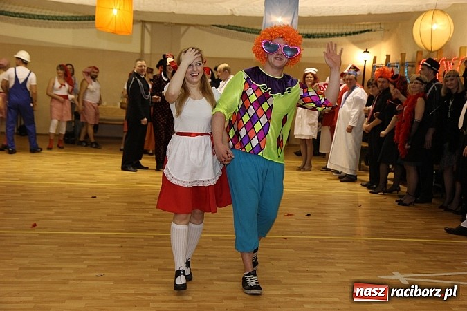 Zdjęcie w galerii na portalu naszraciborz.pl: Ostatki 2014: Szalona zabawa na balu przebierańców w Samborowicach wiadomości z regionu
