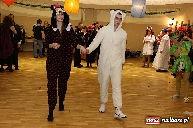 Zdjęcie w galerii na portalu naszraciborz.pl: Ostatki 2014: Szalona zabawa na balu przebierańców w Samborowicach wiadomości z regionu
