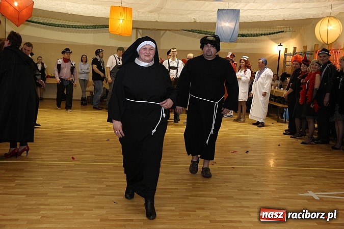 Zdjęcie w galerii na portalu naszraciborz.pl: Ostatki 2014: Szalona zabawa na balu przebierańców w Samborowicach wiadomości z regionu