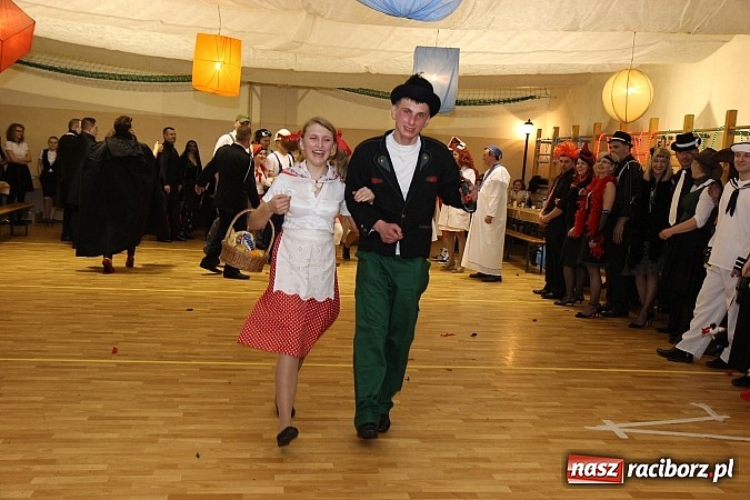 Zdjęcie w galerii na portalu naszraciborz.pl: Ostatki 2014: Szalona zabawa na balu przebierańców w Samborowicach wiadomości z regionu