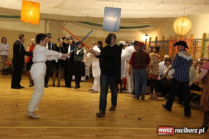 Zdjęcie w galerii na portalu naszraciborz.pl: Ostatki 2014: Szalona zabawa na balu przebierańców w Samborowicach wiadomości z regionu