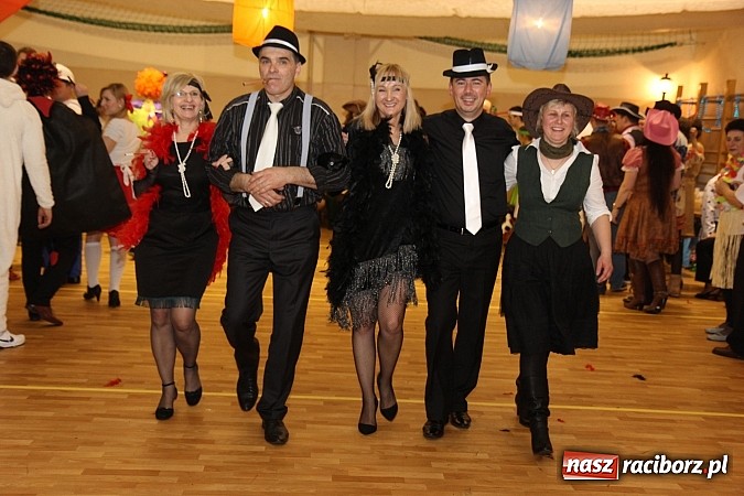 Zdjęcie w galerii na portalu naszraciborz.pl: Ostatki 2014: Szalona zabawa na balu przebierańców w Samborowicach wiadomości z regionu