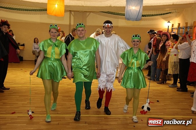 Zdjęcie w galerii na portalu naszraciborz.pl: Ostatki 2014: Szalona zabawa na balu przebierańców w Samborowicach wiadomości z regionu