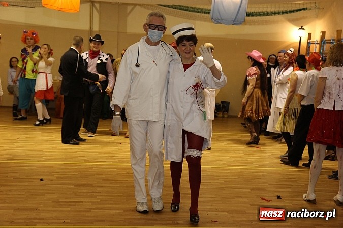 Zdjęcie w galerii na portalu naszraciborz.pl: Ostatki 2014: Szalona zabawa na balu przebierańców w Samborowicach wiadomości z regionu