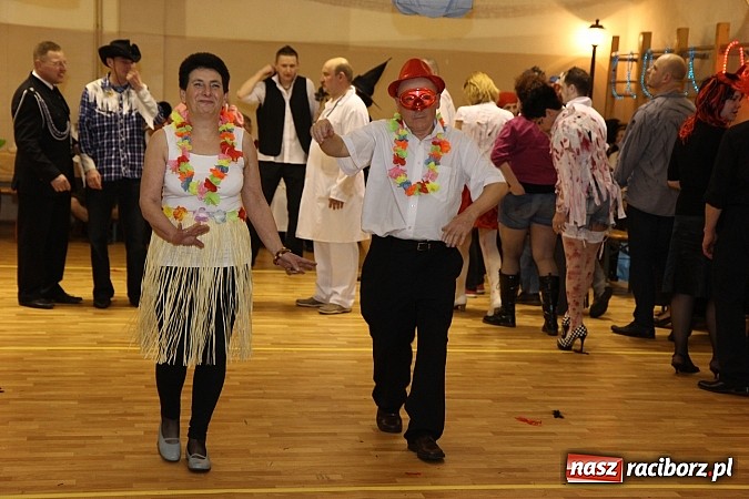 Zdjęcie w galerii na portalu naszraciborz.pl: Ostatki 2014: Szalona zabawa na balu przebierańców w Samborowicach wiadomości z regionu