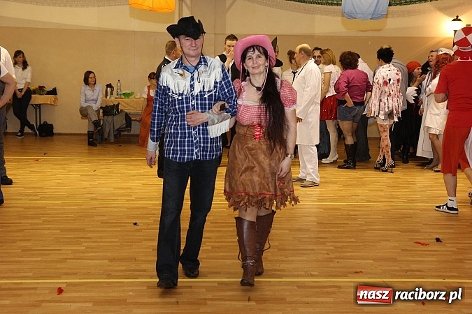 Zdjęcie w galerii na portalu naszraciborz.pl: Ostatki 2014: Szalona zabawa na balu przebierańców w Samborowicach wiadomości z regionu