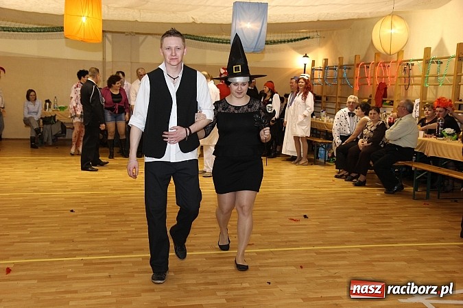 Zdjęcie w galerii na portalu naszraciborz.pl: Ostatki 2014: Szalona zabawa na balu przebierańców w Samborowicach wiadomości z regionu