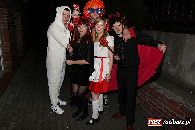 Zdjęcie w galerii na portalu naszraciborz.pl: Ostatki 2014: Szalona zabawa na balu przebierańców w Samborowicach wiadomości z regionu