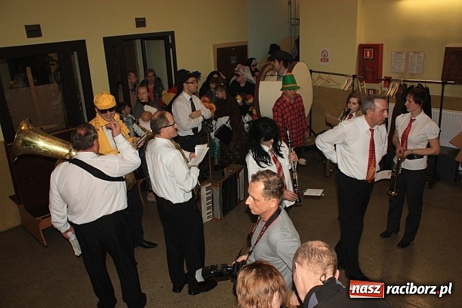 Zdjęcie w galerii na portalu naszraciborz.pl: W Krzanowicach pożegnano karnawał wiadomości z regionu