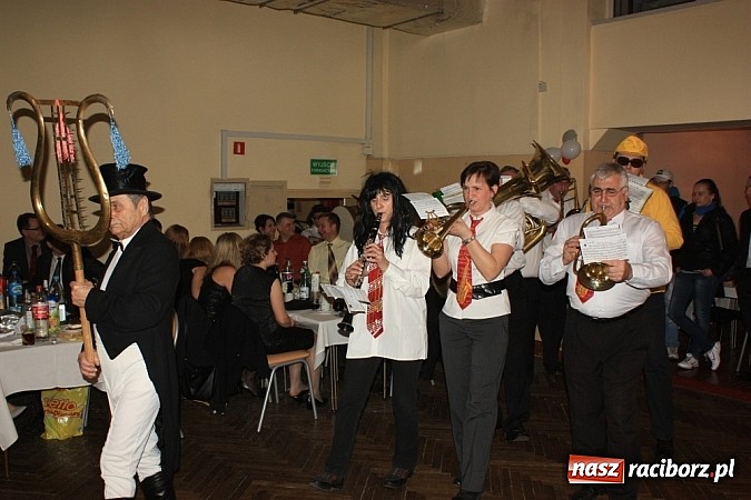 Zdjęcie w galerii na portalu naszraciborz.pl: W Krzanowicach pożegnano karnawał wiadomości z regionu