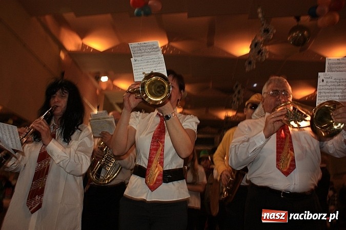 Zdjęcie w galerii na portalu naszraciborz.pl: W Krzanowicach pożegnano karnawał wiadomości z regionu