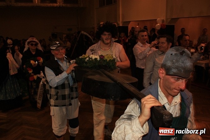 Zdjęcie w galerii na portalu naszraciborz.pl: W Krzanowicach pożegnano karnawał wiadomości z regionu