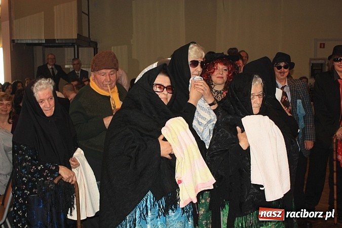 Zdjęcie w galerii na portalu naszraciborz.pl: W Krzanowicach pożegnano karnawał wiadomości z regionu