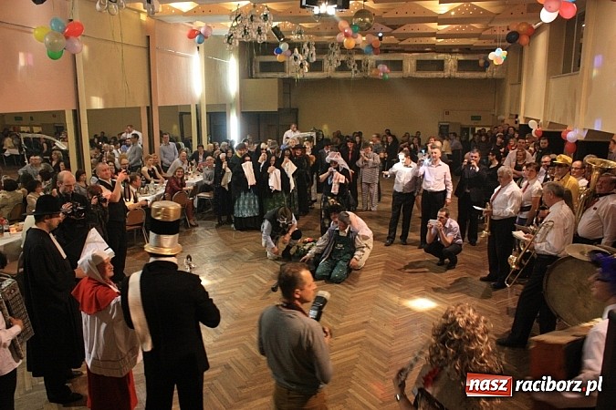 Zdjęcie w galerii na portalu naszraciborz.pl: W Krzanowicach pożegnano karnawał wiadomości z regionu