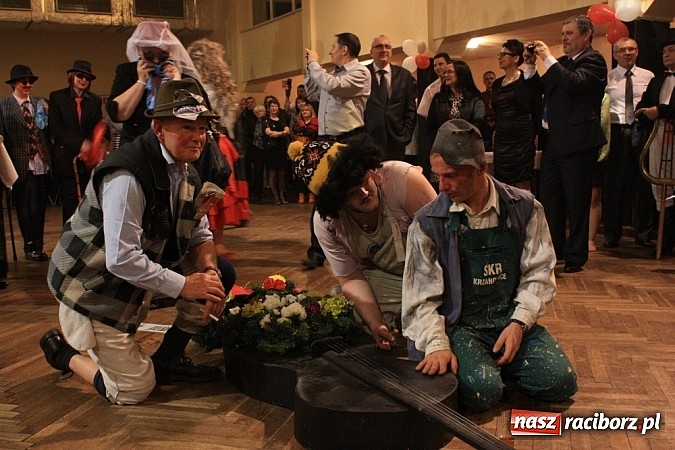 Zdjęcie w galerii na portalu naszraciborz.pl: W Krzanowicach pożegnano karnawał wiadomości z regionu