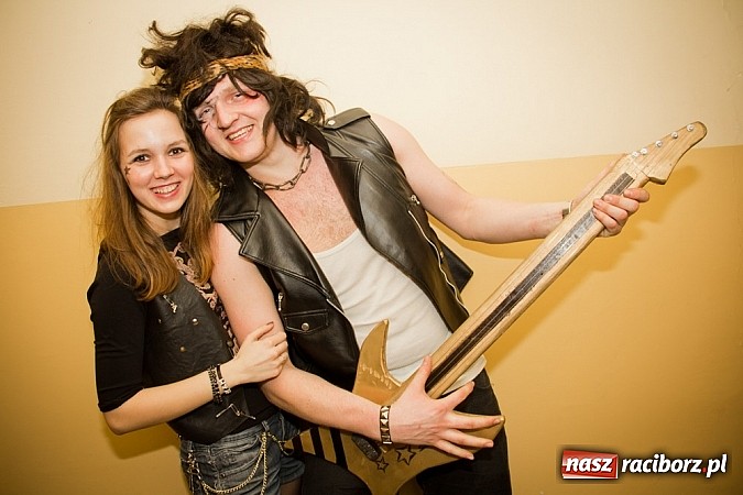 Zdjęcie w galerii na portalu naszraciborz.pl: Kolorowy kondukt na ostatkach w Studziennej wiadomości z regionu